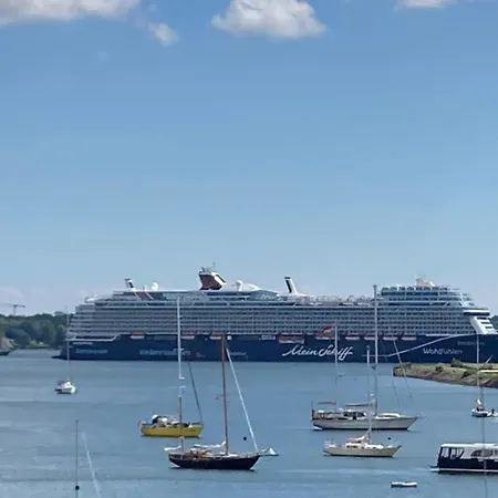 Am Yachthafen Kiel